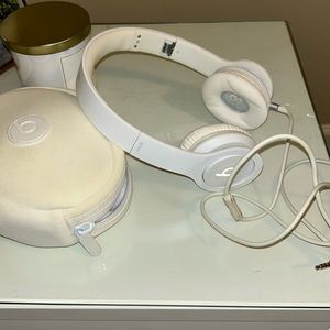 White Corded Beats Solo